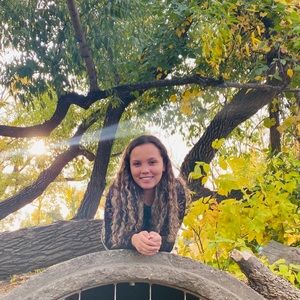 Meet your Posher, Juliana